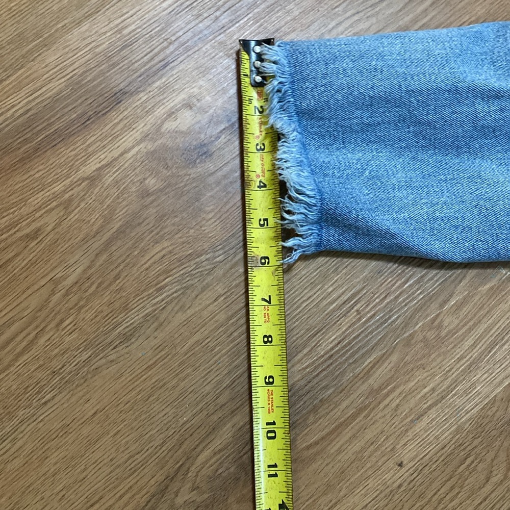 Distressed Cello Capri’s - Picture 11 of 11